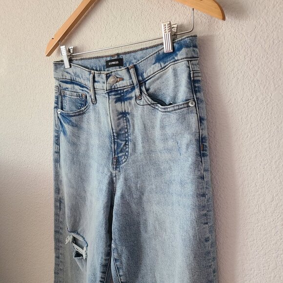 Express US Womens 6R Light Wash Distressed Straight Ankle Jeans High Rise NEW - Picture 2 of 12